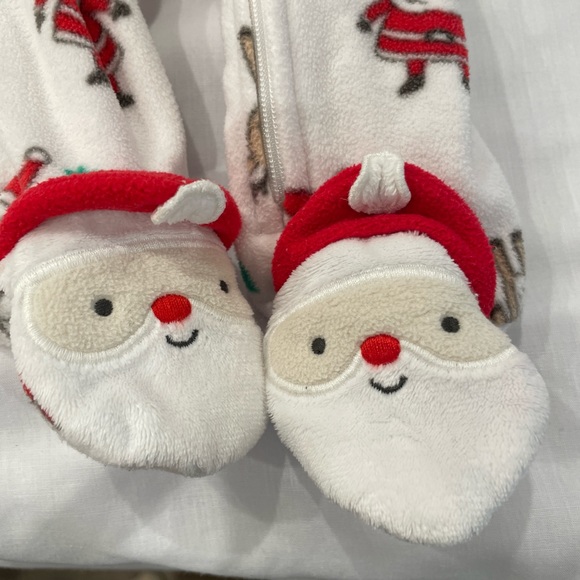 EUC Carter's Santa Pajamas, 6 months - Picture 3 of 4